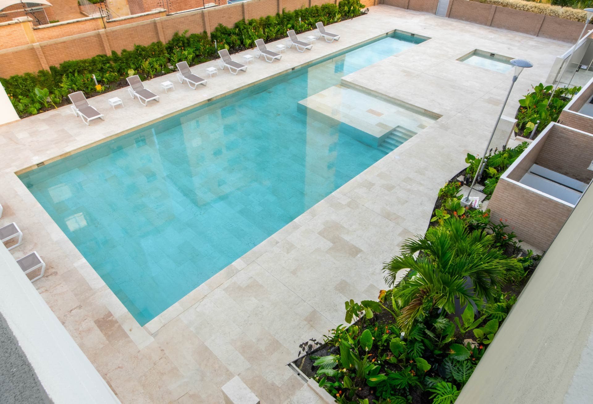 Piscina_saintPatrick_piso_Marmol_Tipo_Boticcino1 (1)