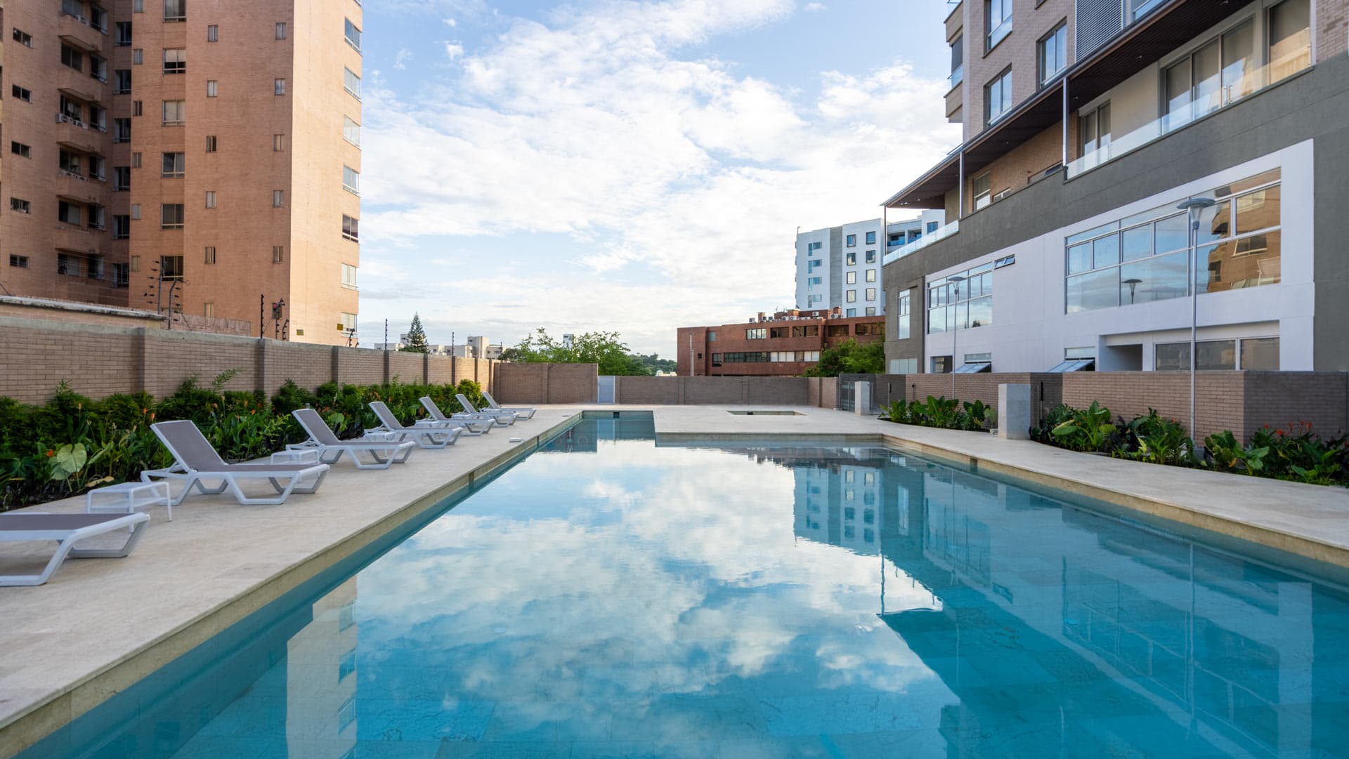 Piscina_saintPatrick_piso_Marmol_Tipo_Boticcino8 (1)